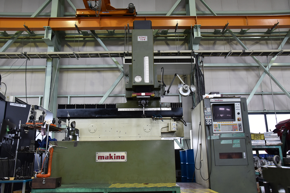 NC放電加工機 MAKINO EDNC106